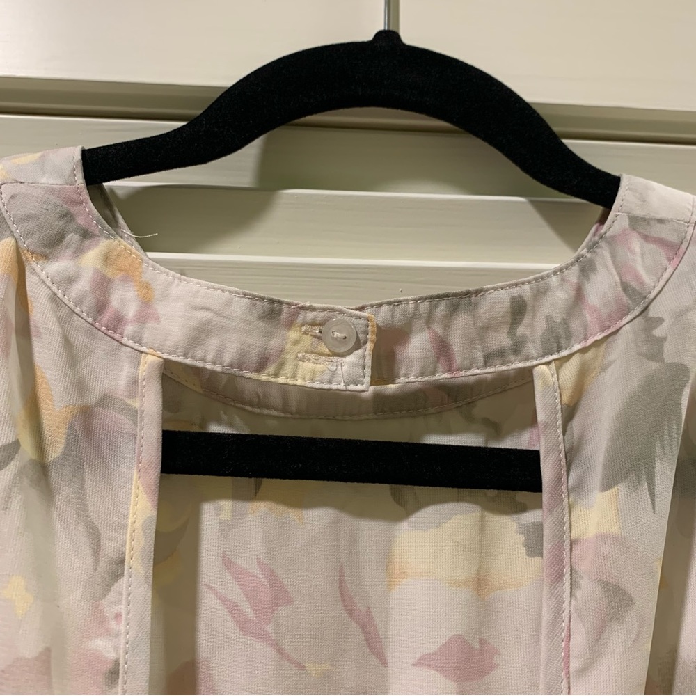 ✨PASTEL FLORAL ROMPER✨ - Picture 3 of 11